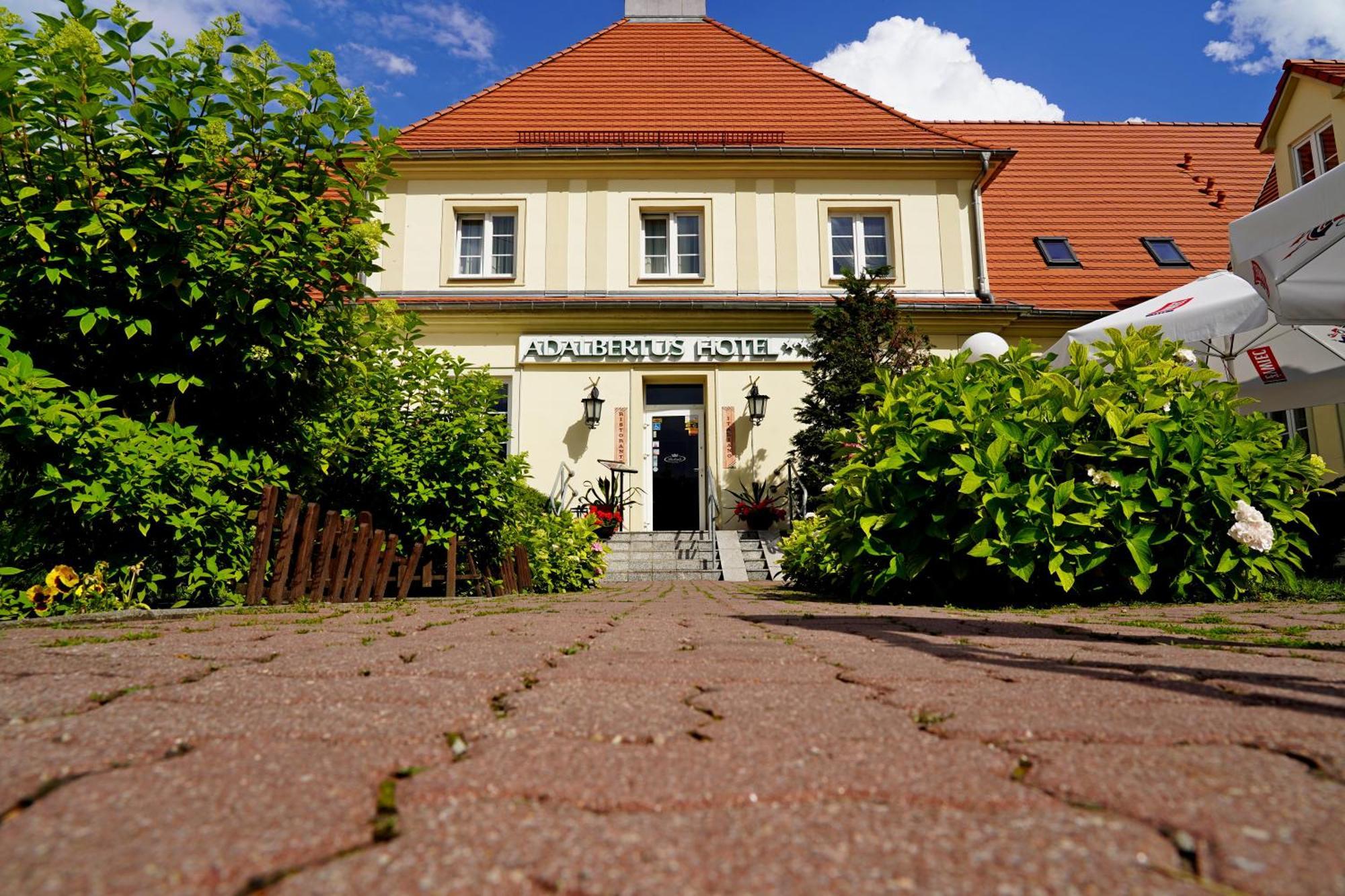 Hotel Adalbertus Gniezno Dış mekan fotoğraf