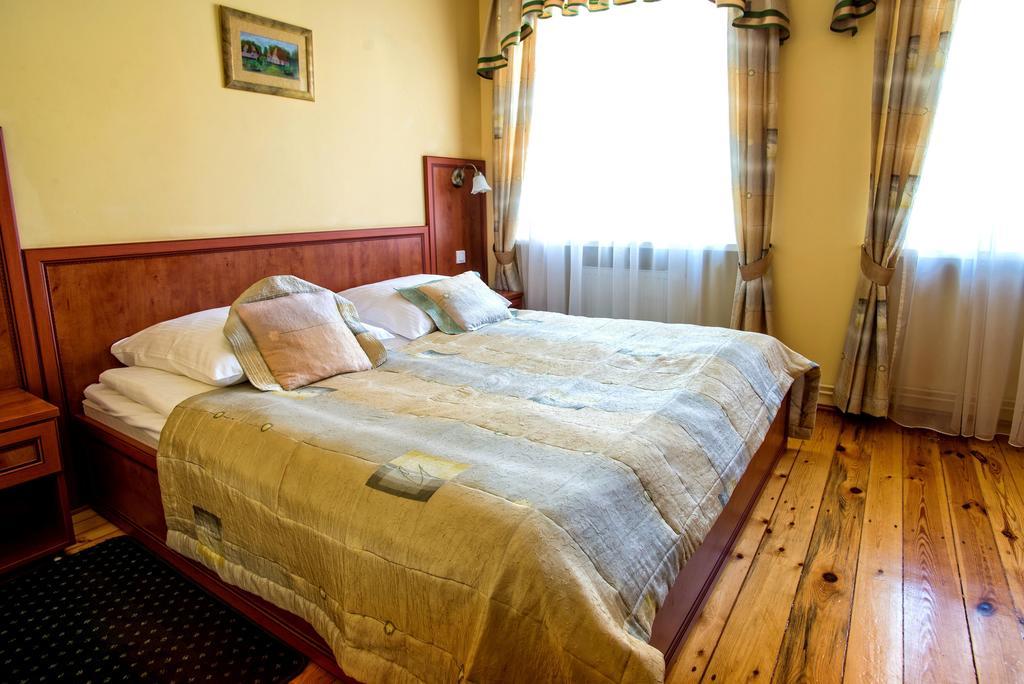 Hotel Adalbertus Gniezno Oda fotoğraf